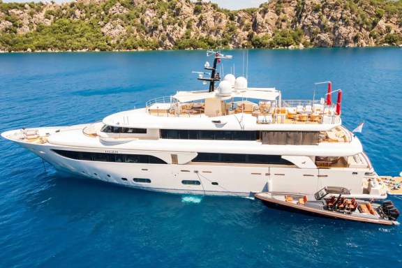 Luxury Yachts for charter