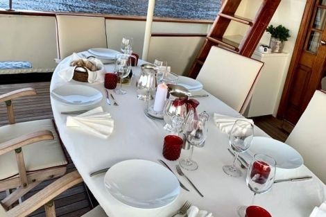 Review img # 2 of the yacht DP MONITOR